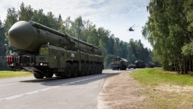 Vladimir Putin face exerciții militare „intense” cu armele nucleare ale Moscovei